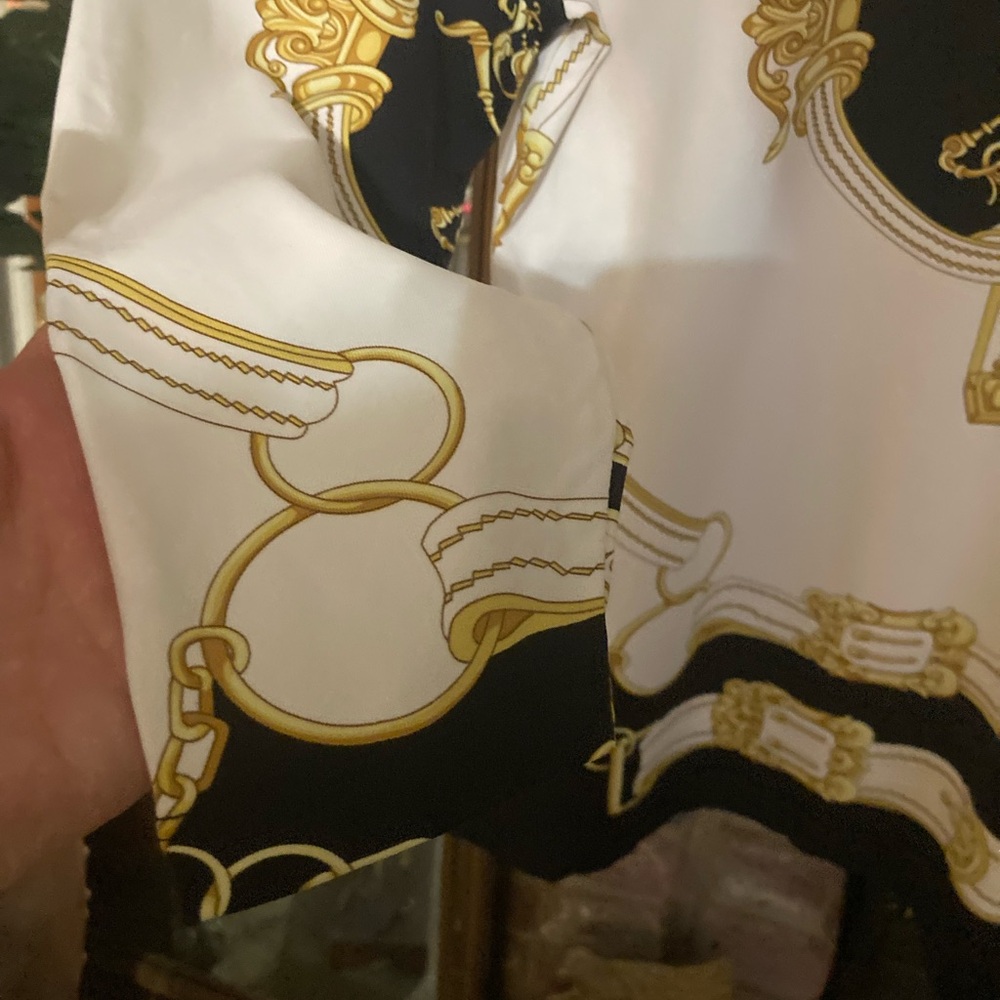 J.McLaughlin Catalina Cloth Medallion Chain Equestrian Crown Print Resort Top - Picture 4 of 16